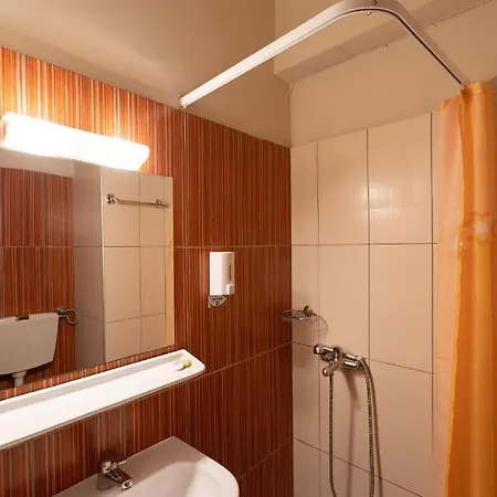 Ntinas 3* Tríkala