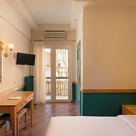 Ntinas 3* Tríkala