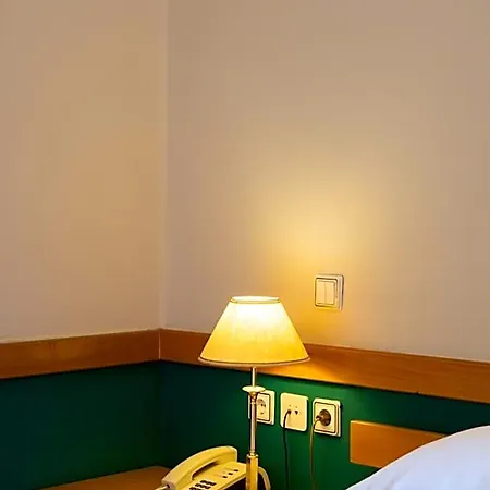Ntinas 3* Tríkala