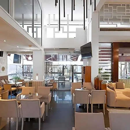 Ntinas Hotell Tríkala